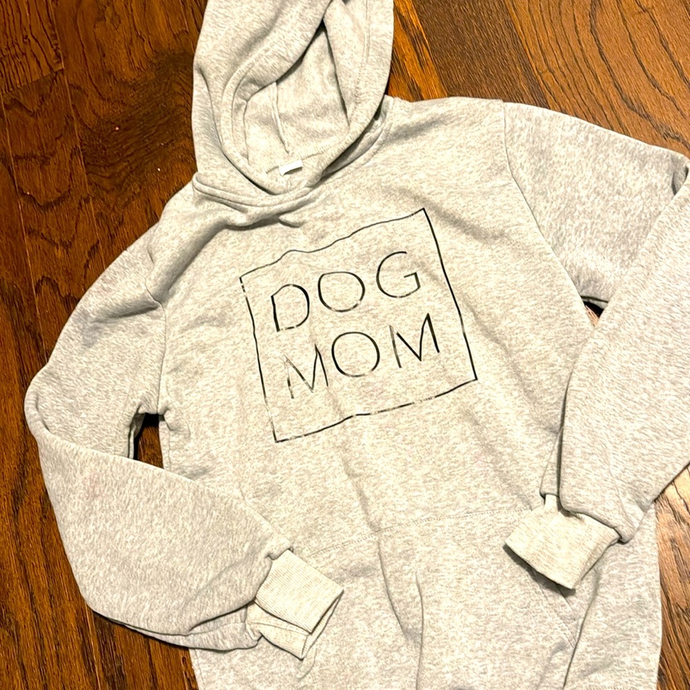 Dog mom Heather gray hoodie size large but fits like a medium. It is still soft